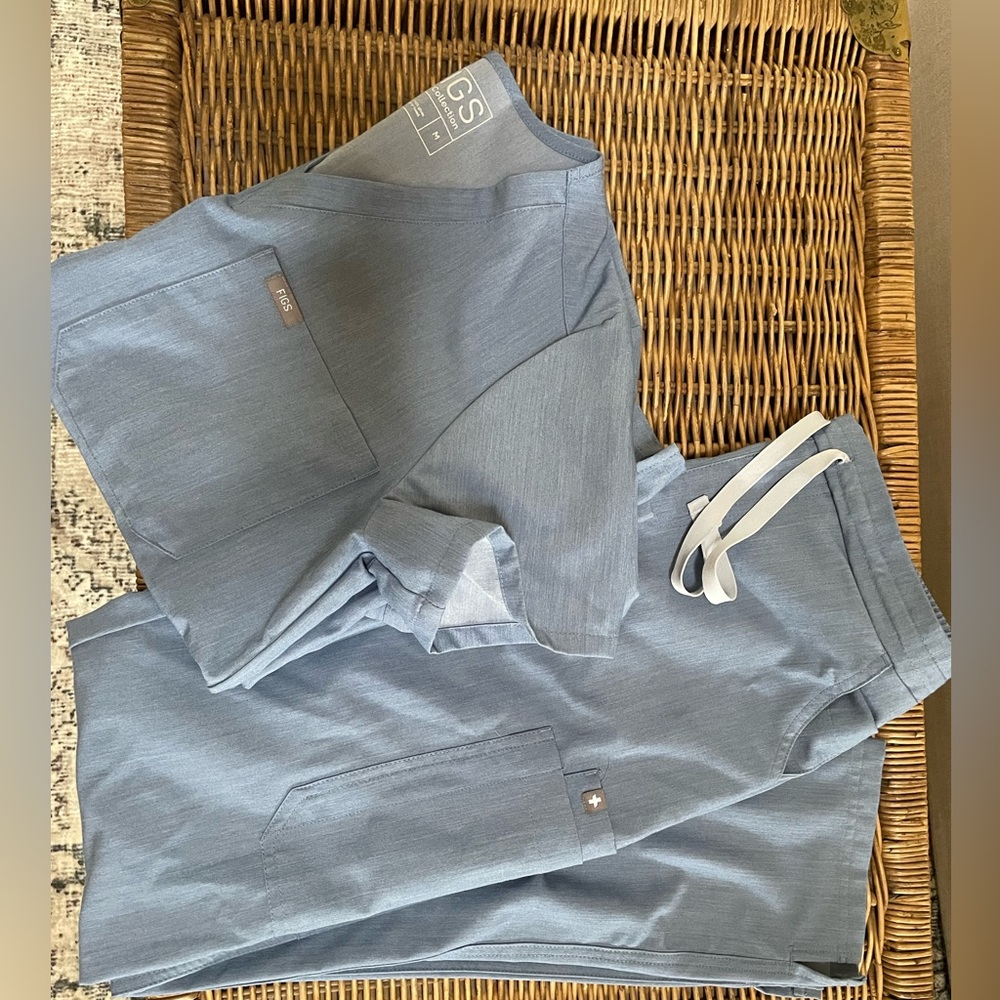 Figs Heather Indigo women’s scrub set
